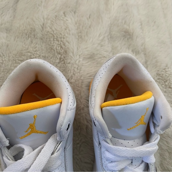 Jordan 3 Retro Laser Orange White Sneakers with Iconic Design Kids (PS) - Picture 8 of 12